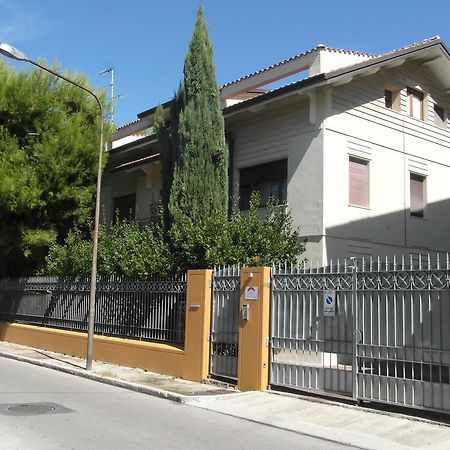 B&B In Villa Civitanova Marche Exterior foto